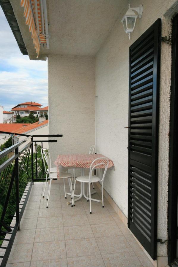 Apartments With A Parking Space Novi Vinodolski - 5514 Exterior photo